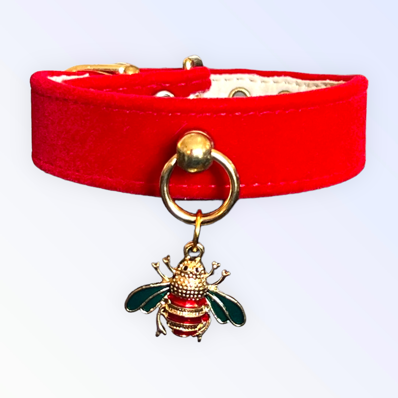 Red Velvet Bee Collar